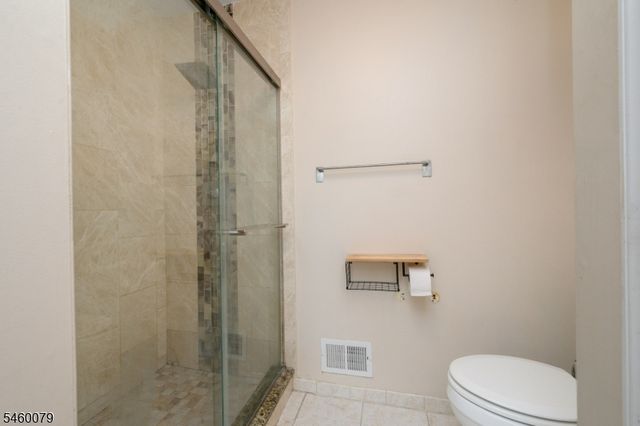 38 Winding Hill Dr, Mount Olive Twp., NJ 07840