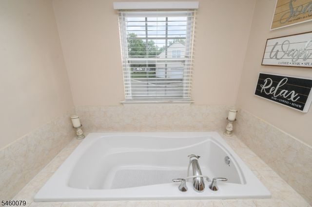 38 Winding Hill Dr, Mount Olive Twp., NJ 07840