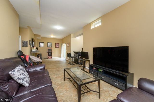 38 Winding Hill Dr, Mount Olive Twp., NJ 07840