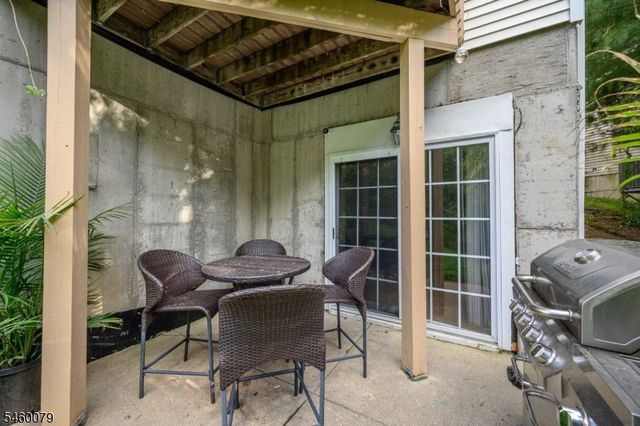 38 Winding Hill Dr, Mount Olive Twp., NJ 07840