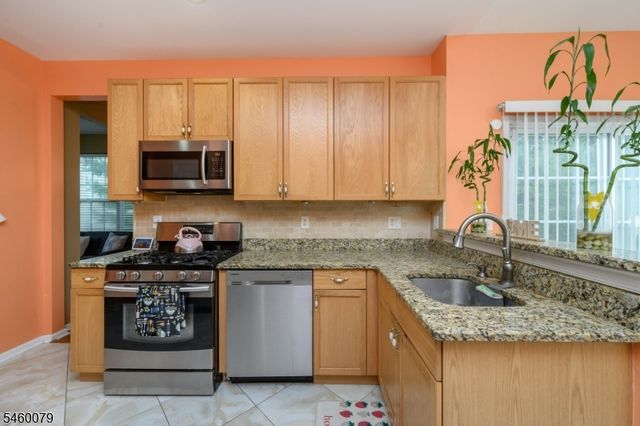 38 Winding Hill Dr, Mount Olive Twp., NJ 07840