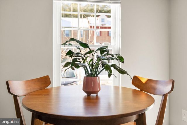 6066 HEATHERWOOD DR, Alexandria, VA 22310