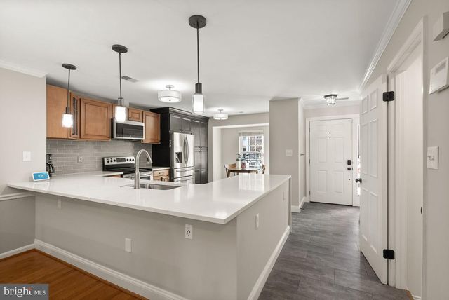 6066 HEATHERWOOD DR, Alexandria, VA 22310