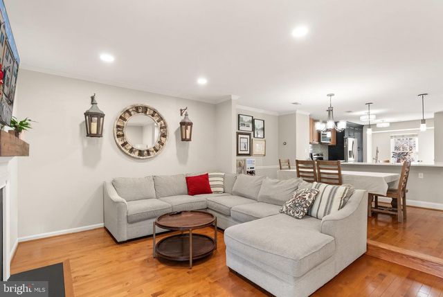 6066 HEATHERWOOD DR, Alexandria, VA 22310