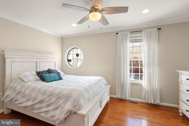 6066 HEATHERWOOD DR, Alexandria, VA 22310