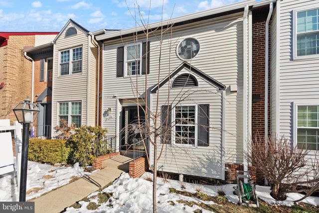 6066 HEATHERWOOD DR, Alexandria, VA 22310