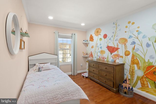 6066 HEATHERWOOD DR, Alexandria, VA 22310