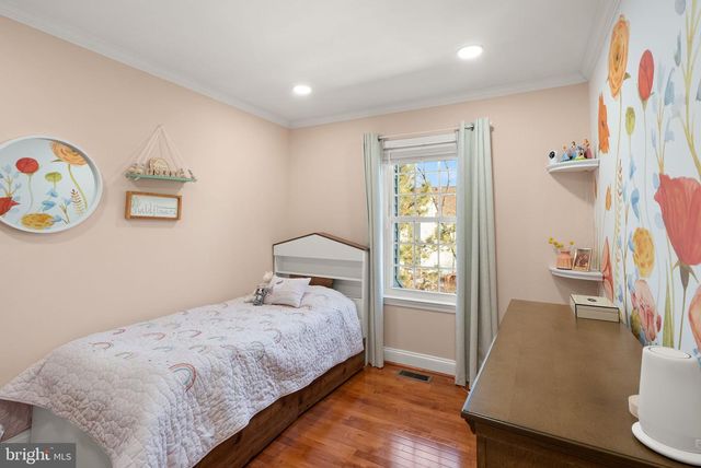 6066 HEATHERWOOD DR, Alexandria, VA 22310