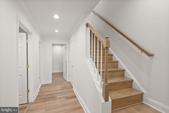 6066 HEATHERWOOD DR, Alexandria, VA 22310