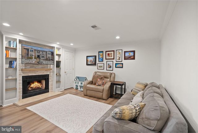 6066 HEATHERWOOD DR, Alexandria, VA 22310