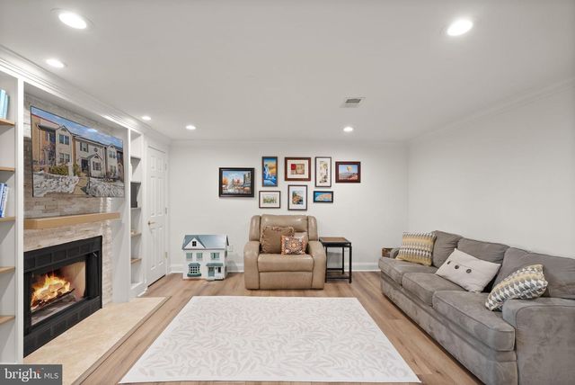 6066 HEATHERWOOD DR, Alexandria, VA 22310