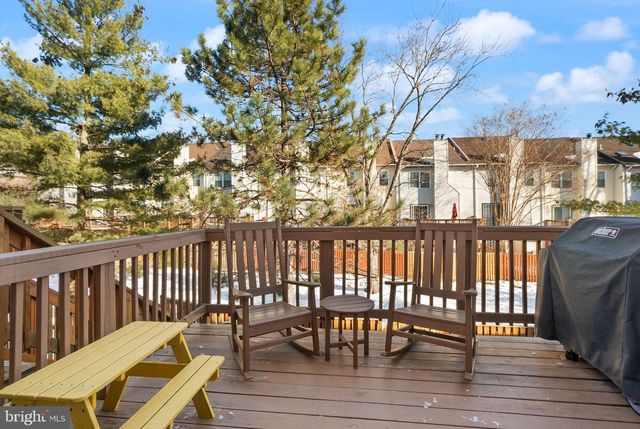 6066 HEATHERWOOD DR, Alexandria, VA 22310