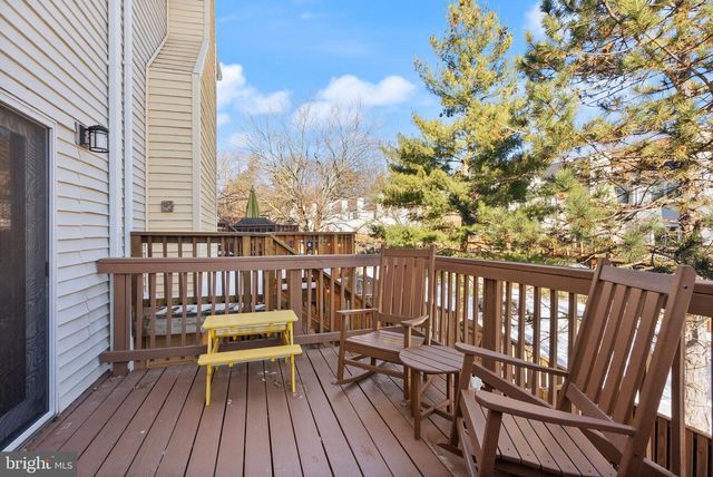 6066 HEATHERWOOD DR, Alexandria, VA 22310