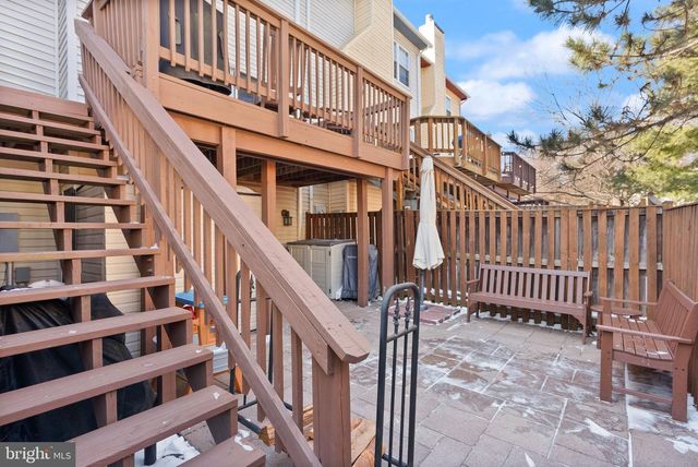 6066 HEATHERWOOD DR, Alexandria, VA 22310