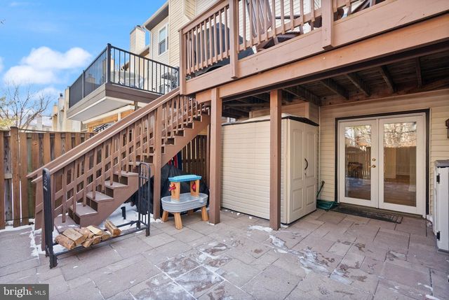 6066 HEATHERWOOD DR, Alexandria, VA 22310