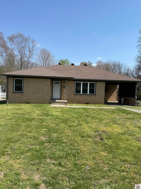 1212 Murray St, Mayfield, KY 42066