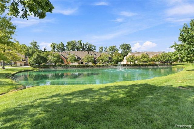 55415 Ambassador Court, Shelby Charter Township, MI 48316
