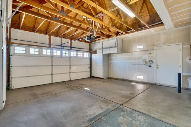 7605 Locomotive Ln, Roseville, CA 95747