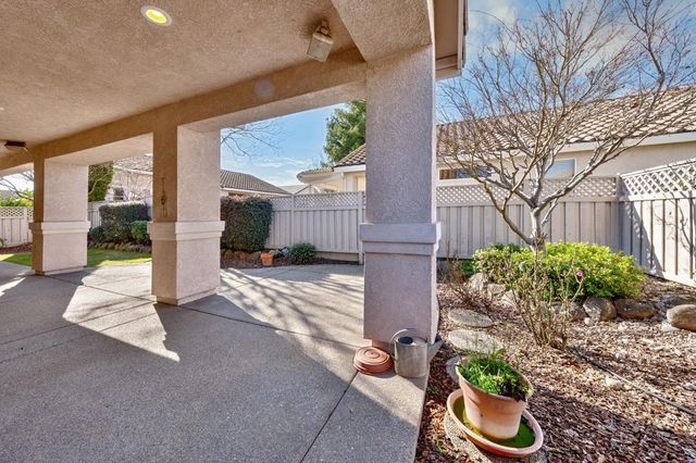 7605 Locomotive Ln, Roseville, CA 95747