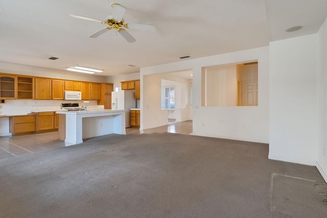 7605 Locomotive Ln, Roseville, CA 95747