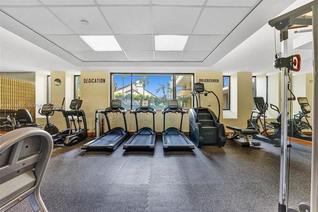 19355 Turnberry Way 17C, Aventura, FL 33180