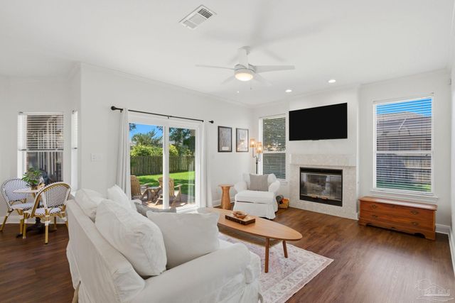3008 Dauntless Dr, Pensacola, FL 32507
