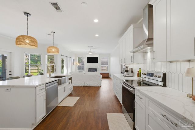 3008 Dauntless Dr, Pensacola, FL 32507
