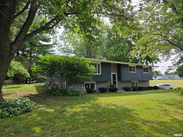 7955 Sugar Grove Road, Rushville, IL 62681