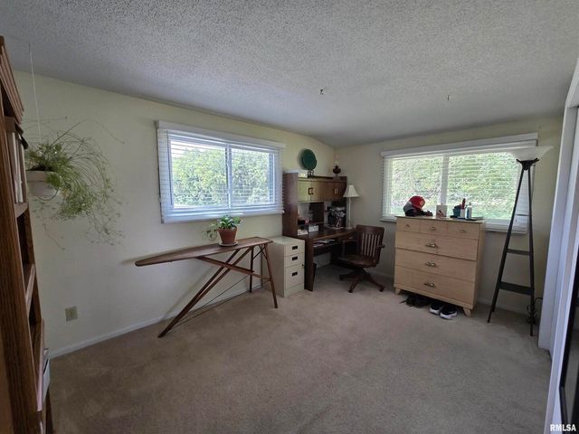 7955 Sugar Grove Road, Rushville, IL 62681