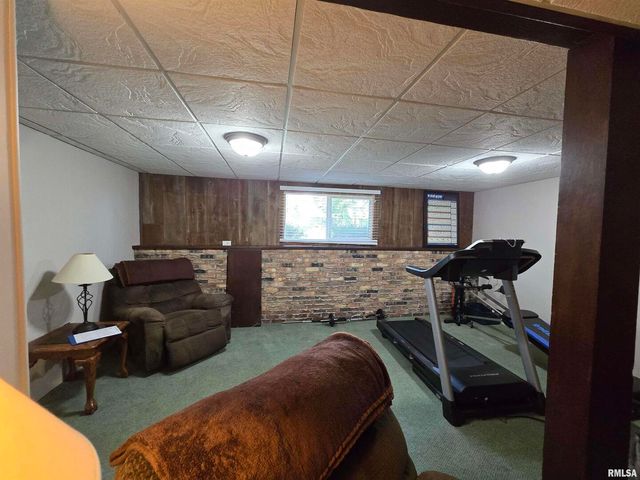 7955 Sugar Grove Road, Rushville, IL 62681