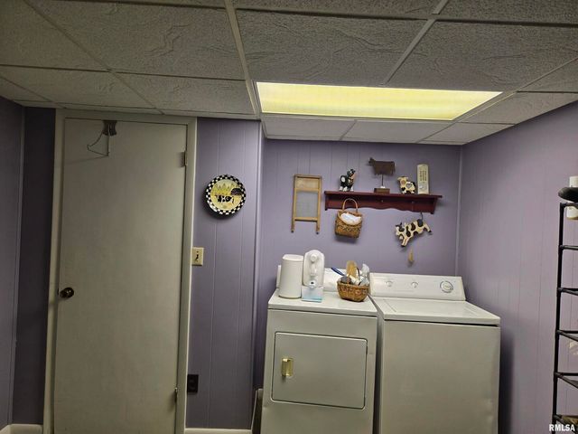 7955 Sugar Grove Road, Rushville, IL 62681