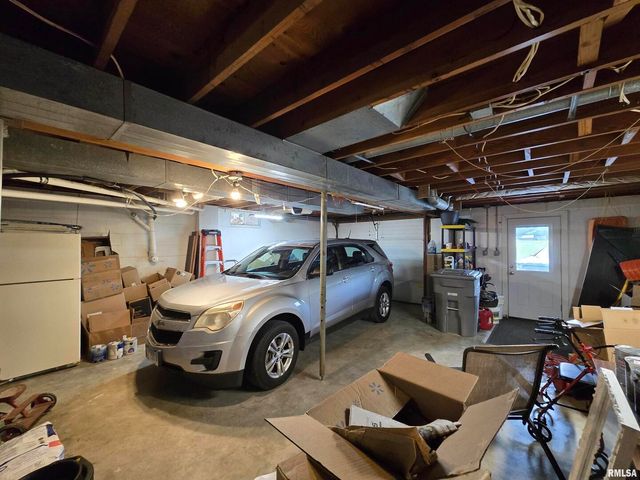 7955 Sugar Grove Road, Rushville, IL 62681