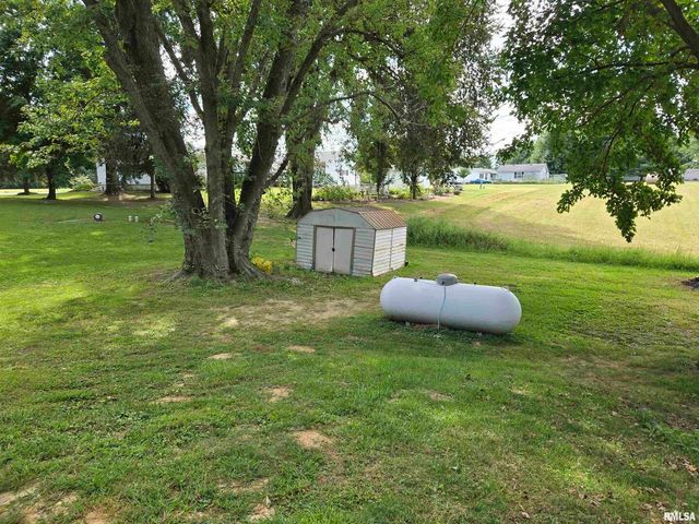 7955 Sugar Grove Road, Rushville, IL 62681