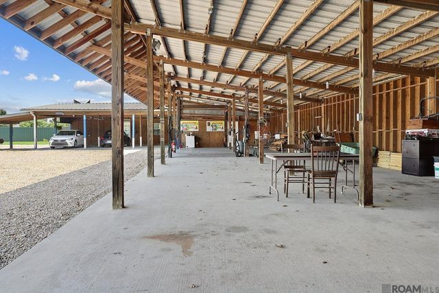 11590 N Harrells Ferry Rd, Baton Rouge, LA 70816