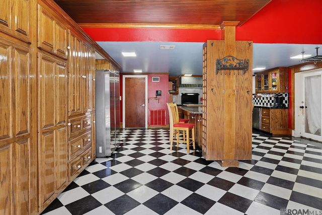 11590 N Harrells Ferry Rd, Baton Rouge, LA 70816