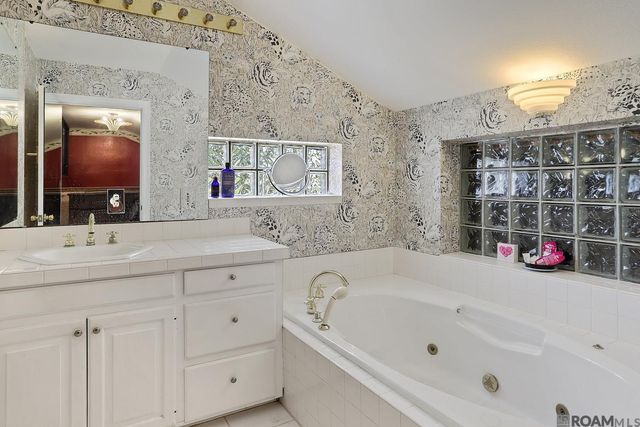 11590 N Harrells Ferry Rd, Baton Rouge, LA 70816
