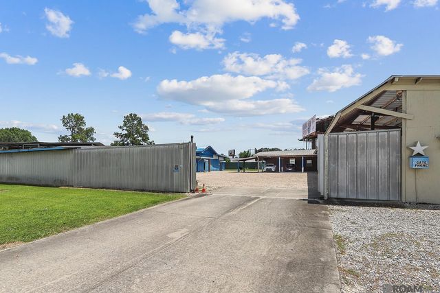 11590 N Harrells Ferry Rd, Baton Rouge, LA 70816