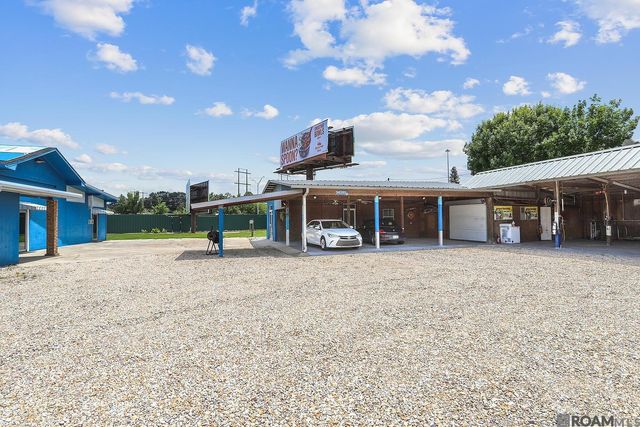 11590 N Harrells Ferry Rd, Baton Rouge, LA 70816
