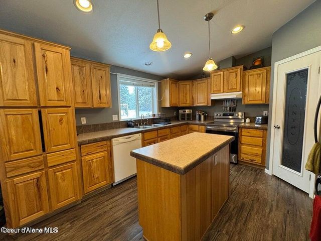 4062 W Seasons RD, Rathdrum, ID 83858