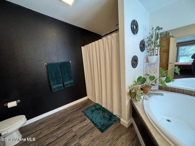 4062 W Seasons RD, Rathdrum, ID 83858