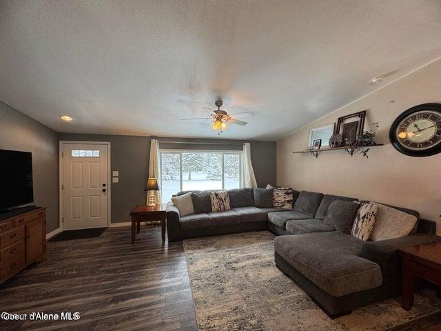 4062 W Seasons RD, Rathdrum, ID 83858