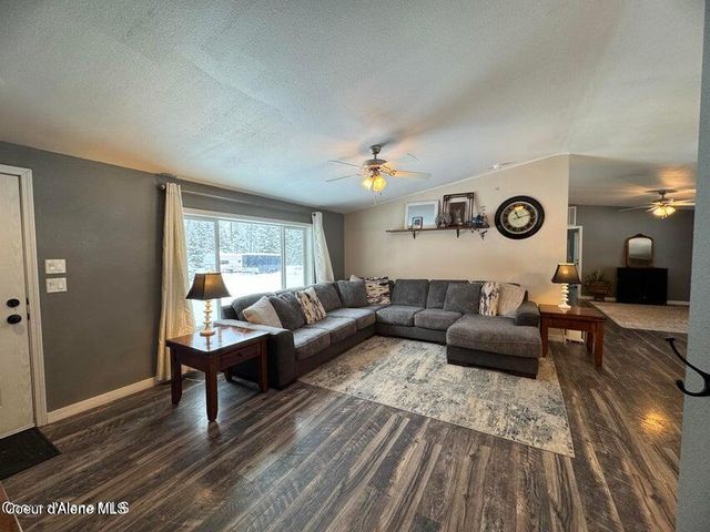 4062 W Seasons RD, Rathdrum, ID 83858