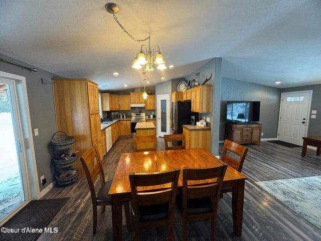4062 W Seasons RD, Rathdrum, ID 83858