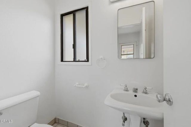 6073 Fremont Street, Ventura, CA 93003