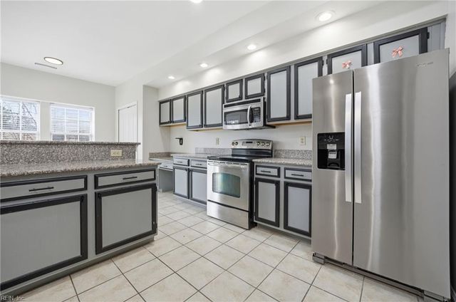 970 Nicklaus DR, Newport News, VA 23602