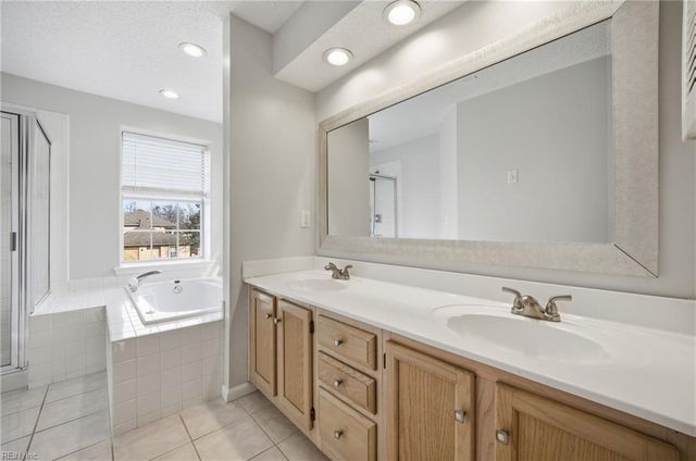 970 Nicklaus DR, Newport News, VA 23602