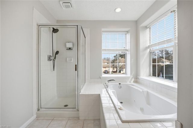 970 Nicklaus DR, Newport News, VA 23602