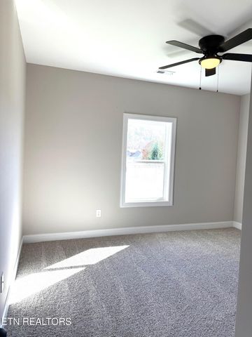 218 Mossy Rock Rd, Clinton, TN 37716