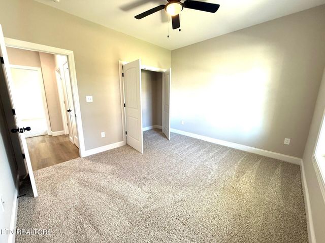 218 Mossy Rock Rd, Clinton, TN 37716