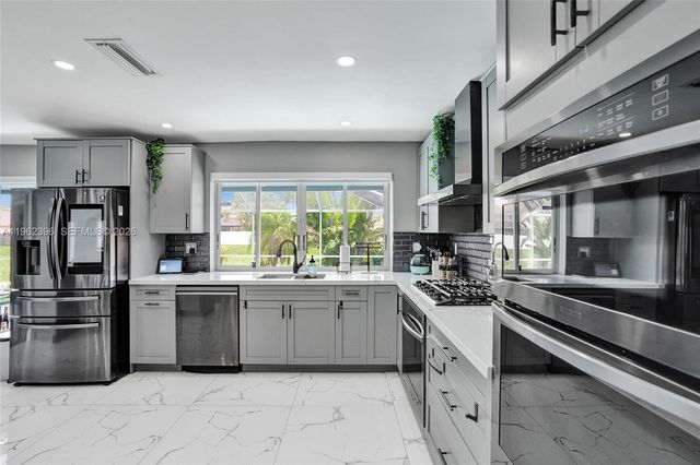 9774 NW 19th Pl, Sunrise, FL 33322